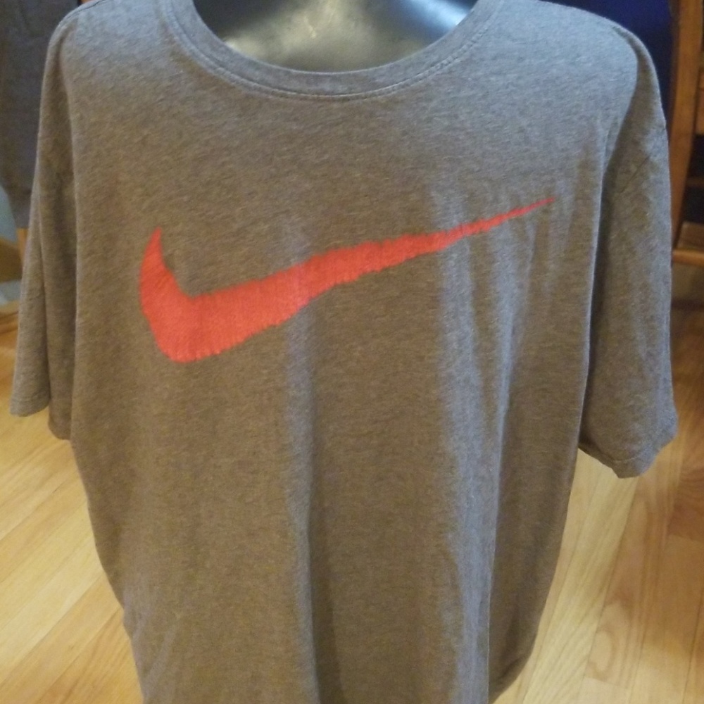 Nike tshirt